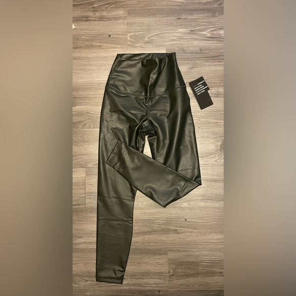 90 Degree by Reflex faux leather leggings - Picture 4 of 8